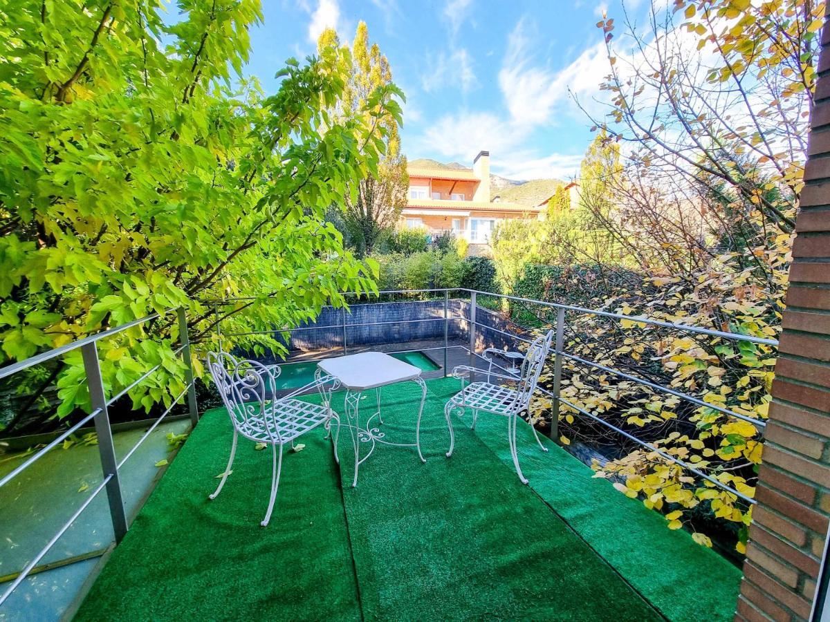 Villa Guara Golf Y Pool Comotucasa Nueno Exterior foto