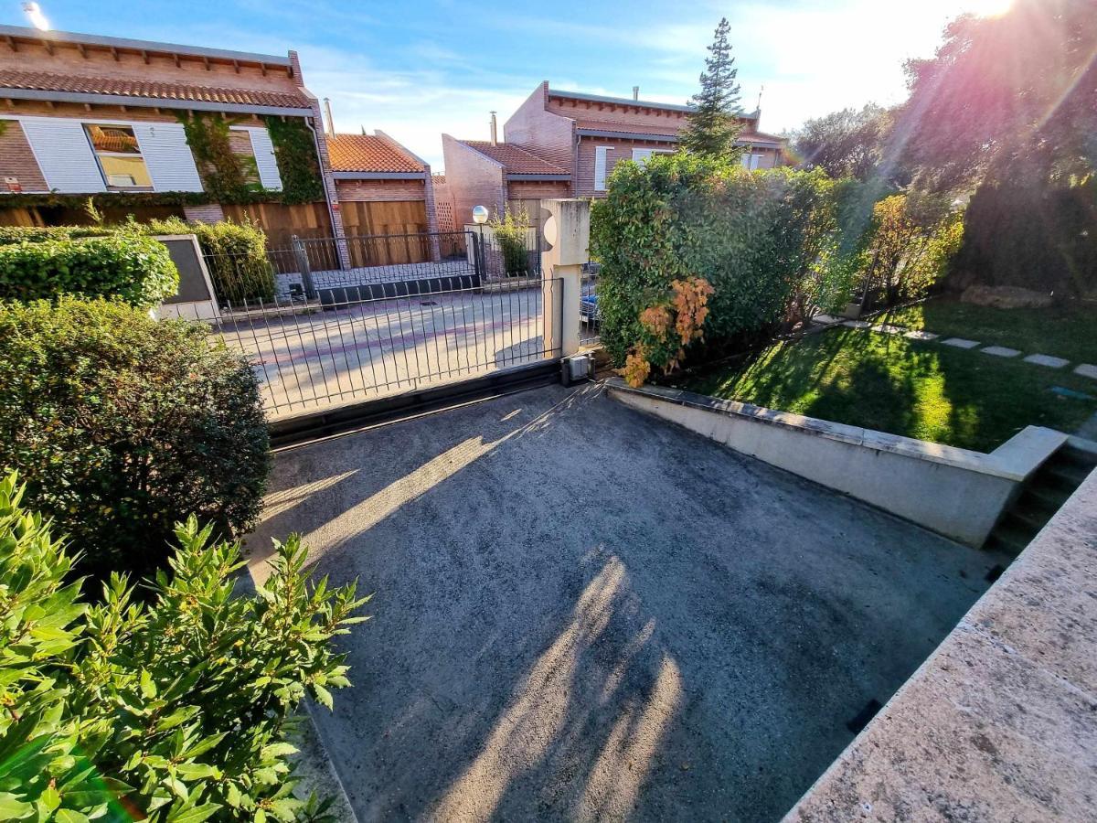 Villa Guara Golf Y Pool Comotucasa Nueno Exterior foto